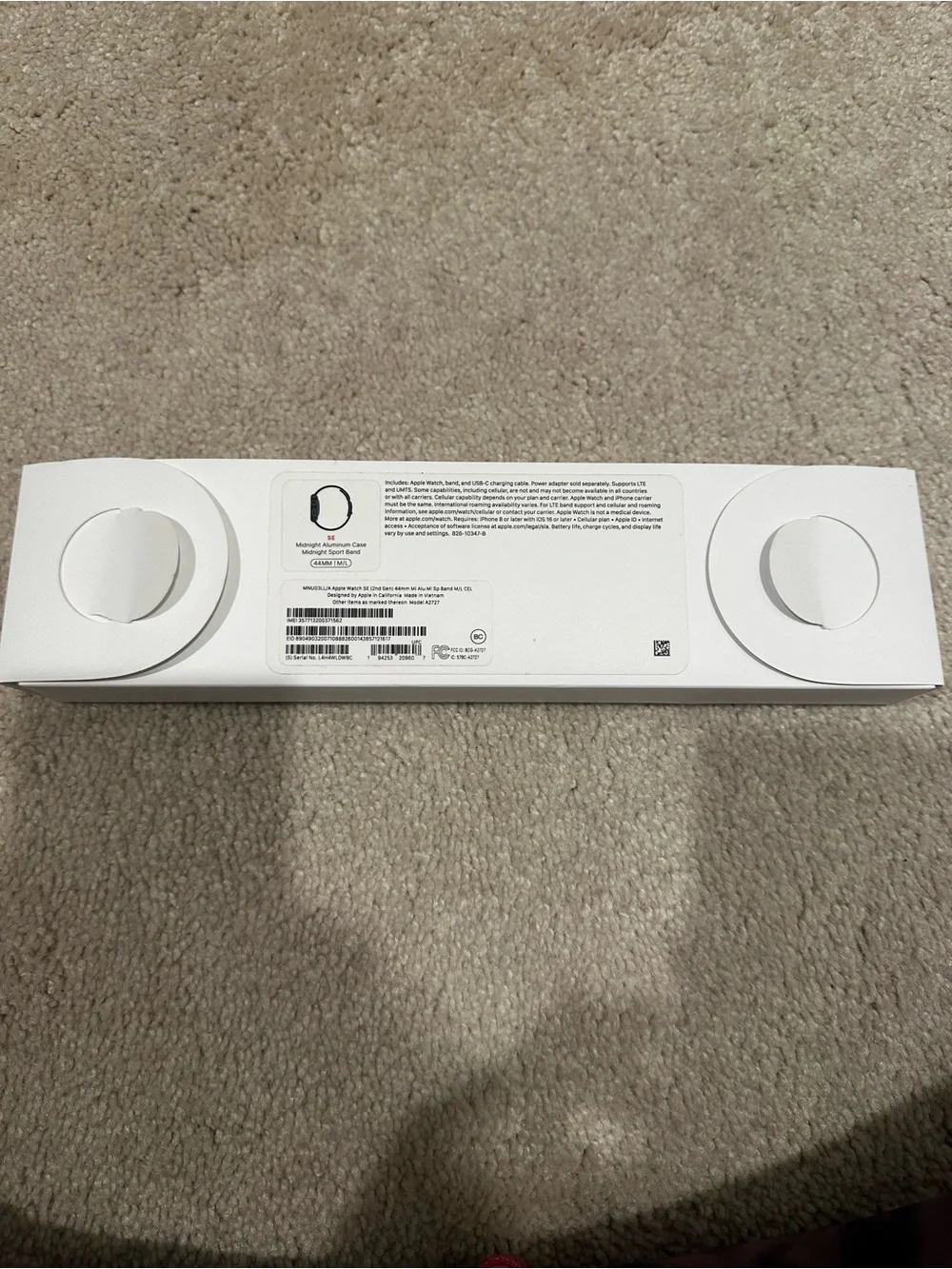 Apple SE Smartwatch with Black Sport Band